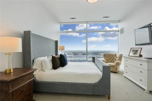 $520,000 | 45 Ivan Allen Jr Boulevard Northwest, Unit 2203, Atlanta, GA 30308