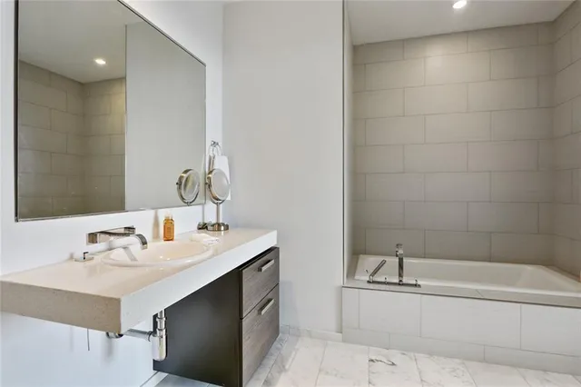 $520,000 | 45 Ivan Allen Jr Boulevard Northwest, Unit 2203, Atlanta, GA 30308