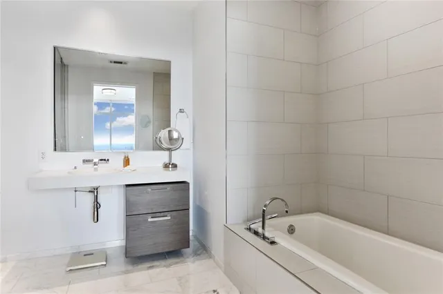 $520,000 | 45 Ivan Allen Jr Boulevard Northwest, Unit 2203, Atlanta, GA 30308