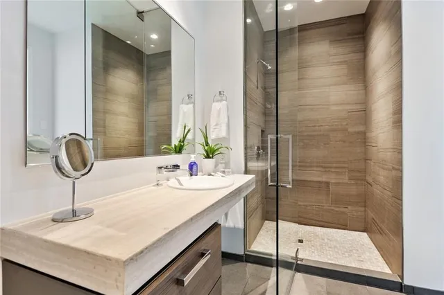 $520,000 | 45 Ivan Allen Jr Boulevard Northwest, Unit 2203, Atlanta, GA 30308