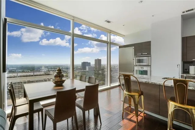 $520,000 | 45 Ivan Allen Jr Boulevard Northwest, Unit 2203, Atlanta, GA 30308