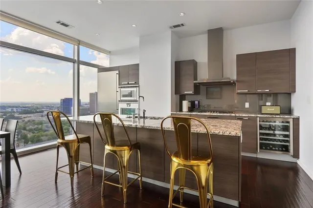 $520,000 | 45 Ivan Allen Jr Boulevard Northwest, Unit 2203, Atlanta, GA 30308