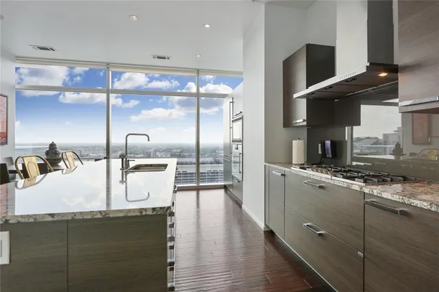 $520,000 | 45 Ivan Allen Jr Boulevard Northwest, Unit 2203, Atlanta, GA 30308