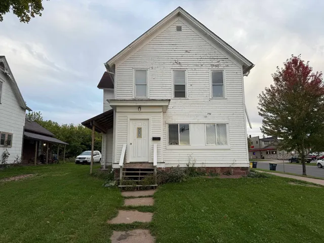 $260,000 | 1218-1222 Lake Shore Drive West, Ashland, WI 54806