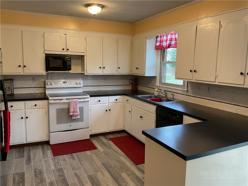 3162 Chestnut Grove Church Road Sparta, NC 28675 - Photo 16 of 48