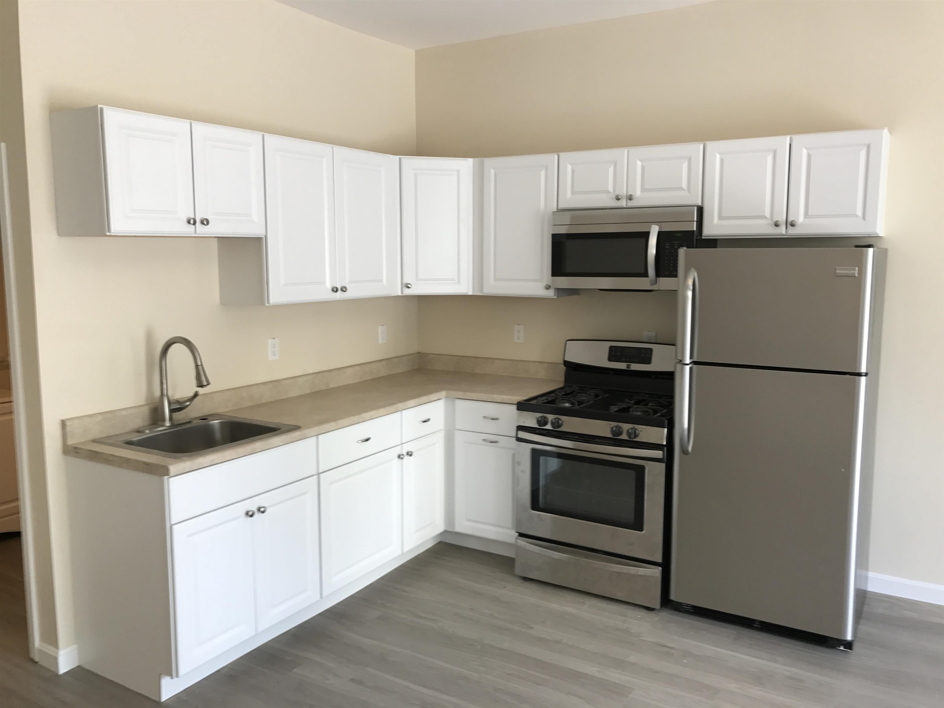 429 Cartier Street Manchester, NH 03102 - Photo 3 of 9