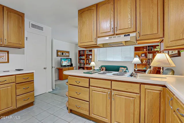 $329,000 | 313 Granada Avenue, El Paso, TX 79912