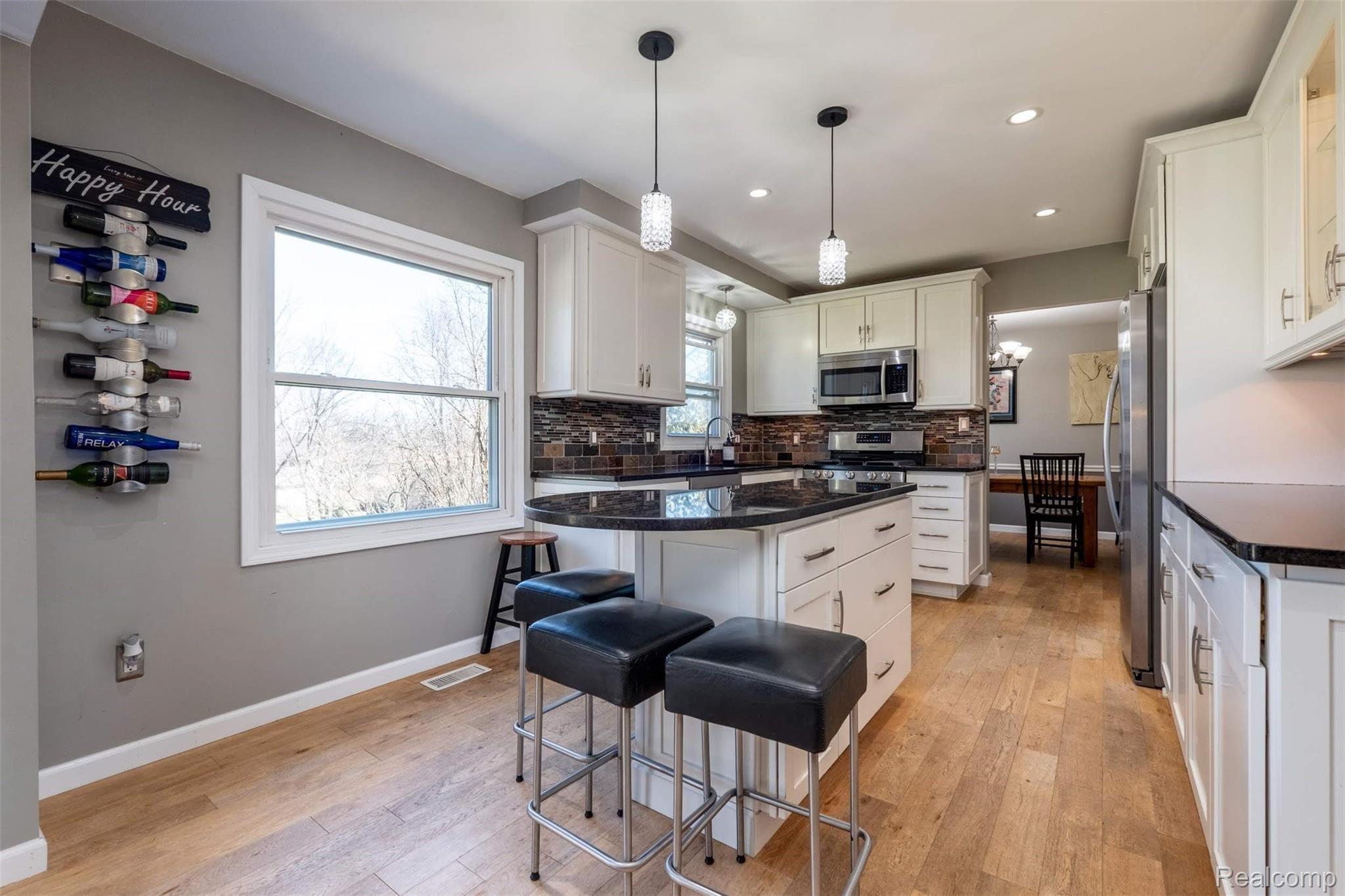 695 Lake Forest Road Rochester, MI 48309 - Photo 16 of 47 695 Lake Forest-16.jpg