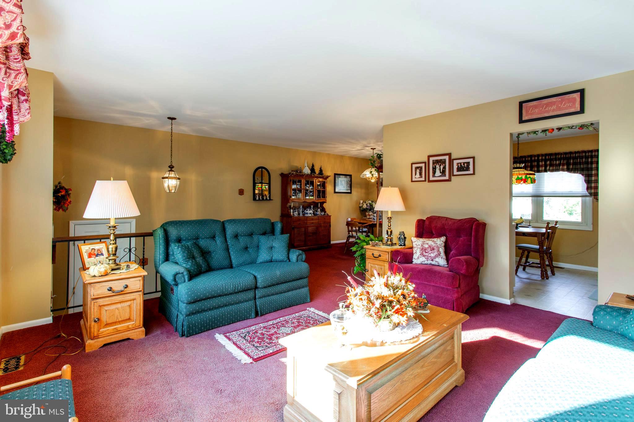 59 Trent Road Blackwood, NJ 08012 - Photo 7 of 25 Upstairs living room