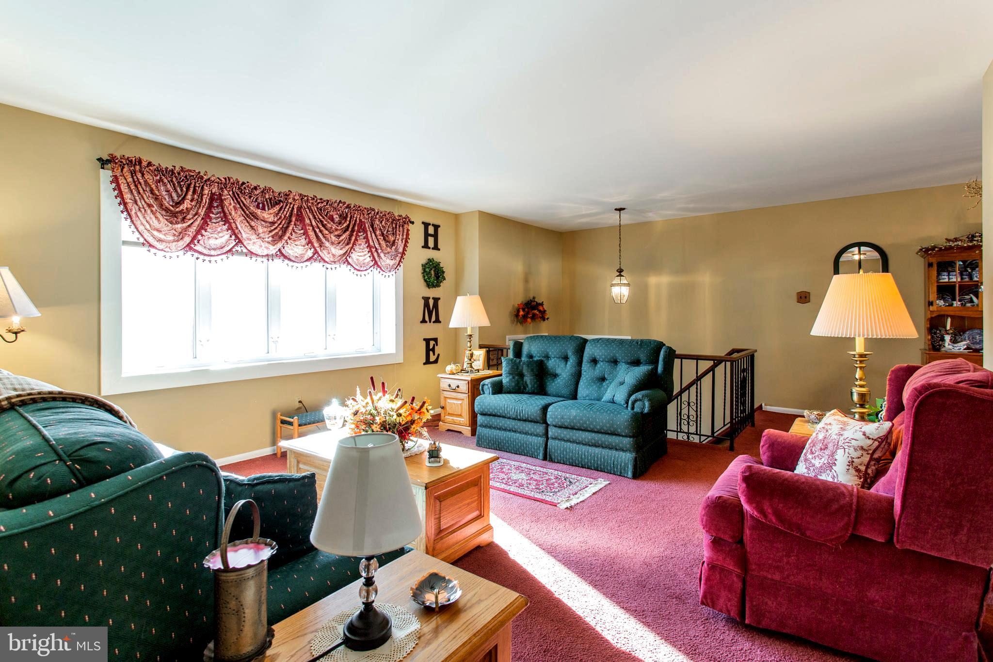 59 Trent Road Blackwood, NJ 08012 - Photo 8 of 25 Upstairs living room