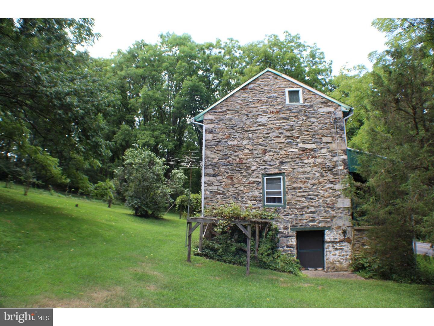 1260 Ritters Road Reading, PA 19606 - Photo 17 of 25 Gallery Image 17