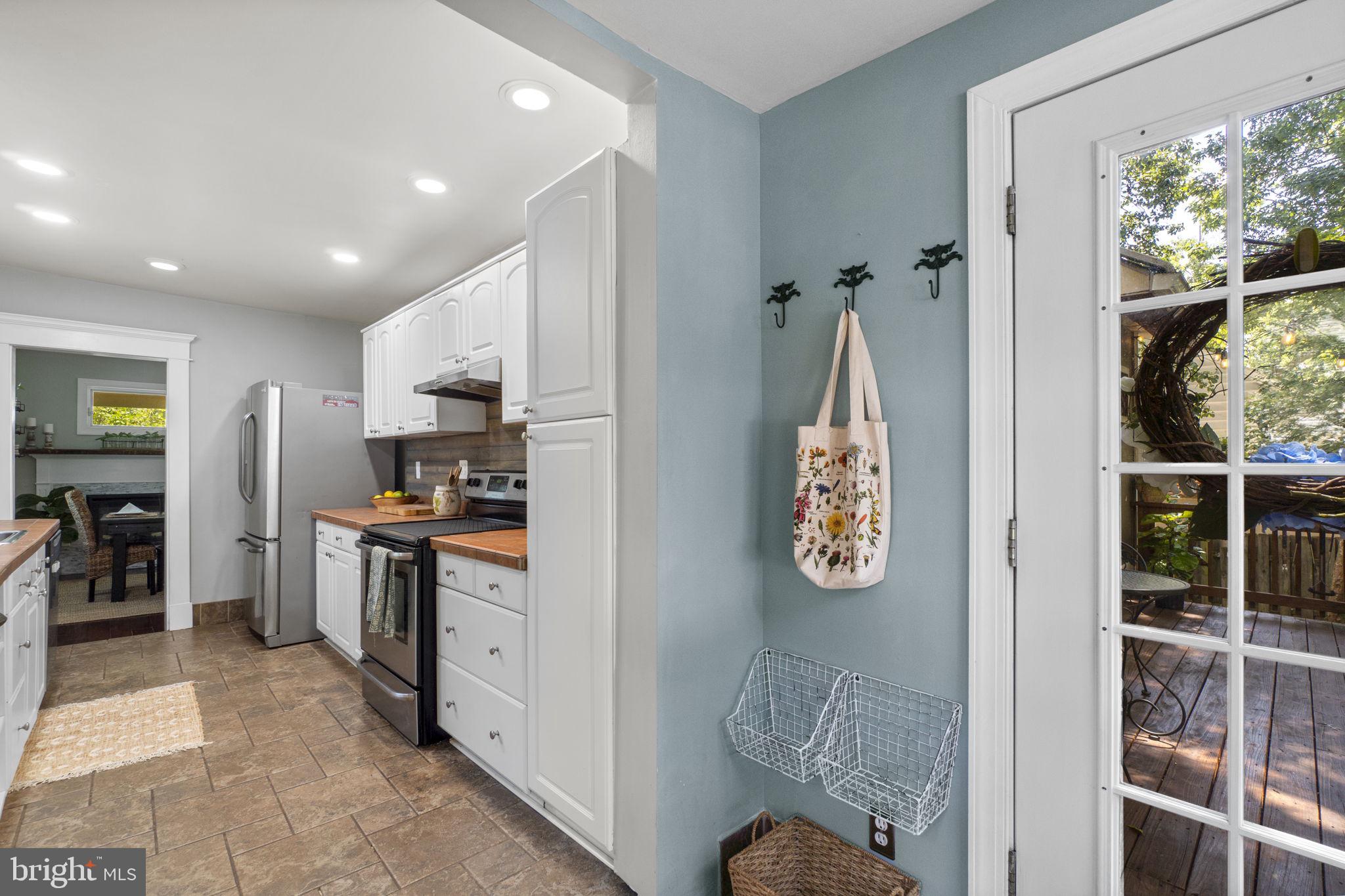 432 South Rolling Road Catonsville, MD 21228 - Photo 17 of 45 Gallery Image 17