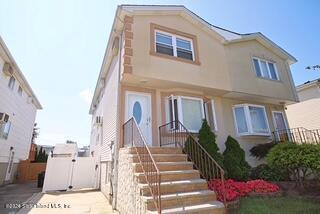 20 Rome Avenue Staten Island, NY 10304 - Photo 1 of 1 thumbnail_IMG_9032 (002)