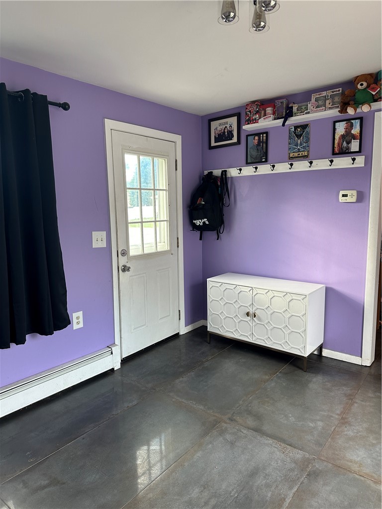 88 Glenbrook Road Warwick, RI 02889 - Photo 2 of 33