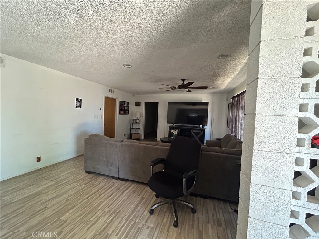 14822 Rodeo Drive Victorville, CA 92395 - Photo 21 of 60