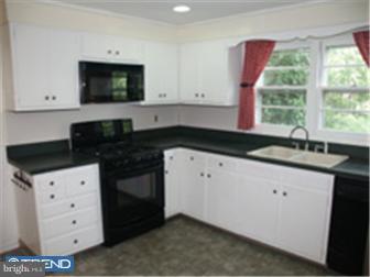 109 South Stanwick Road Moorestown, NJ 08057 - Photo 6 of 12 Kitchen