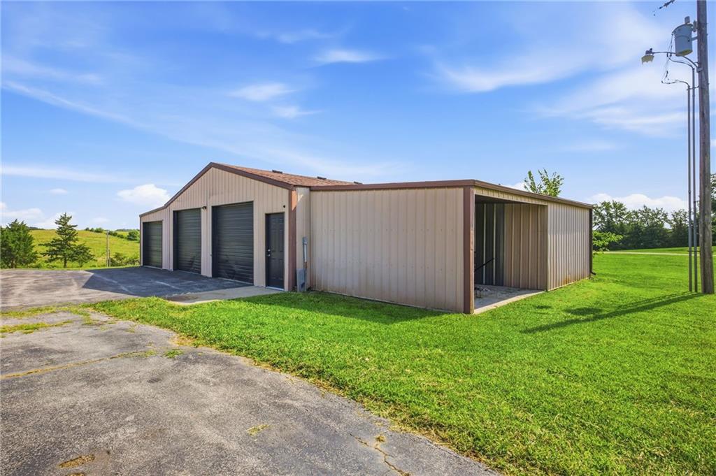 16101 Cantrell Road Bonner Springs, KS 66012 - Photo 37 of 56