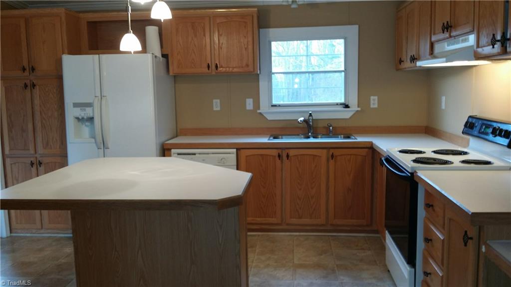 1650 Community Road Lexington, NC 27295 - Photo 8 of 17 Kitchen island