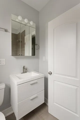 $2,193 | 6114 North Winthrop Avenue, Unit 1N, Chicago, IL 60660