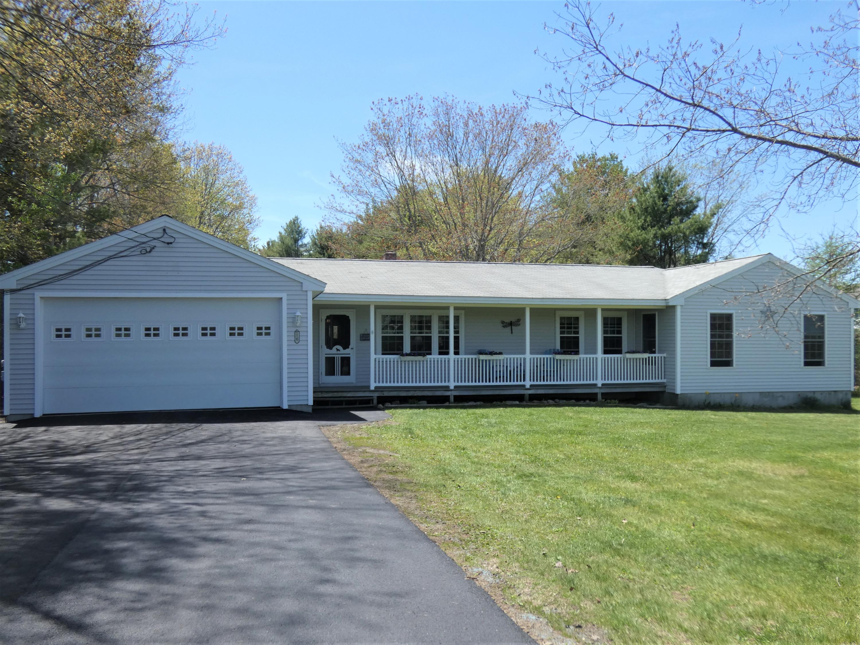 16 Webb Road Windham, ME 04062 - Photo 4 of 39 Expanded Ranch Style Home