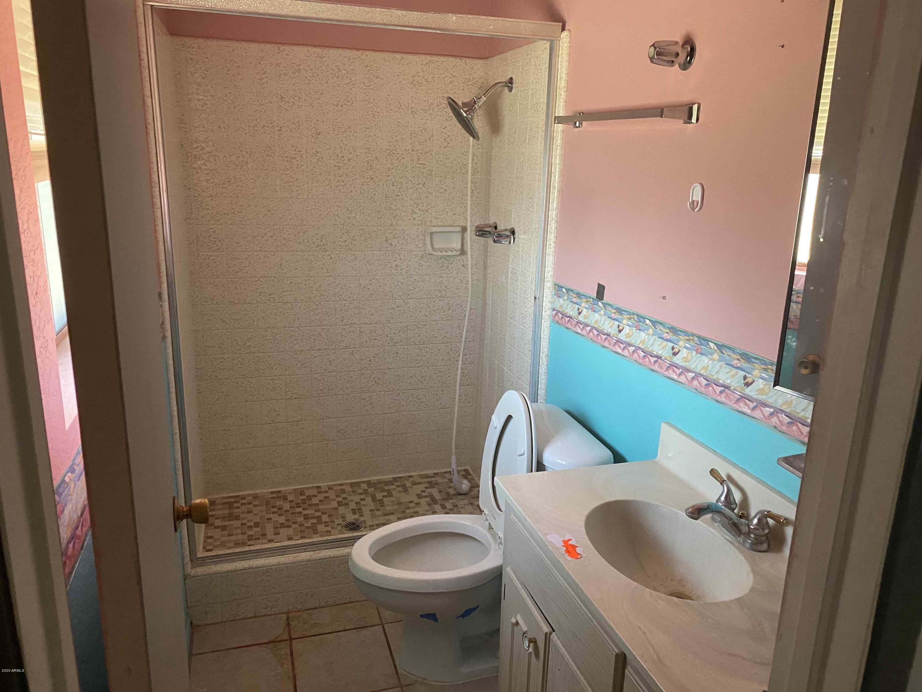 204 Hartford Road Kearny, AZ 85137 - Photo 8 of 24 Bathroom 1
