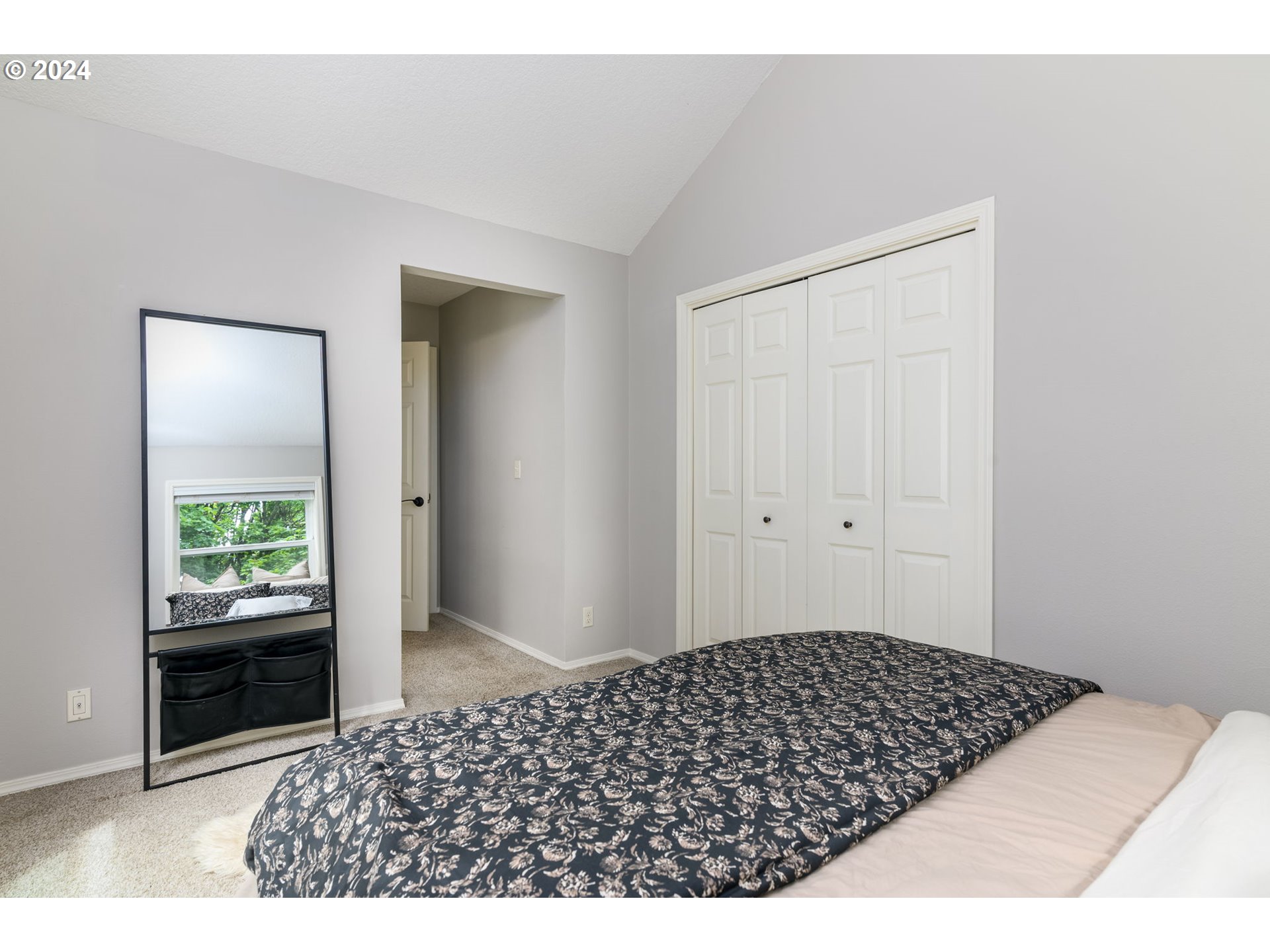 236 Southwest Whitaker Street Portland, OR 97239 - Photo 14 of 24 Gallery Image 14