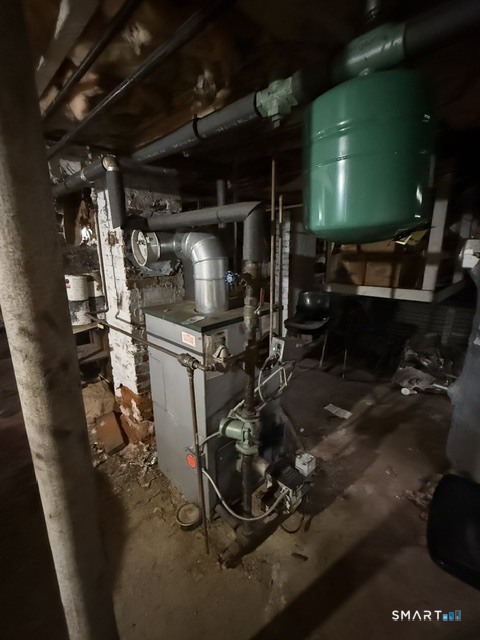 60 Capitol Avenue Meriden, CT 06451 - Photo 29 of 30 a room with musical instruments
