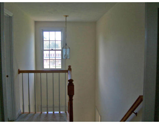 8 Clover Hill Road Sutton, MA 01590 - Photo 6 of 7
