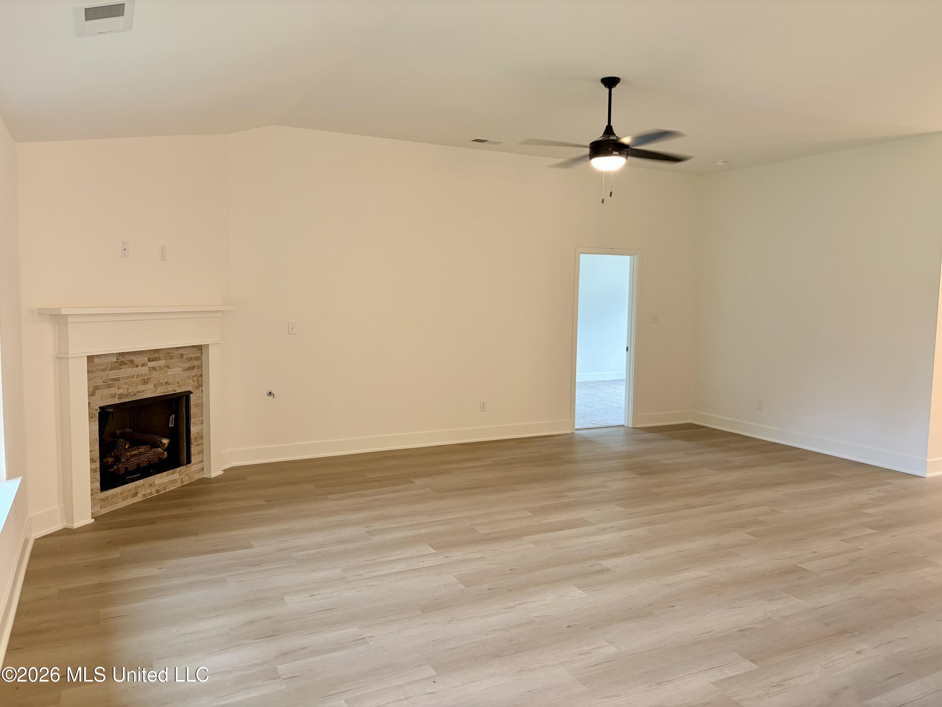 248 Farley Road Byhalia, MS 38611 - Photo 3 of 26 IMG_0467