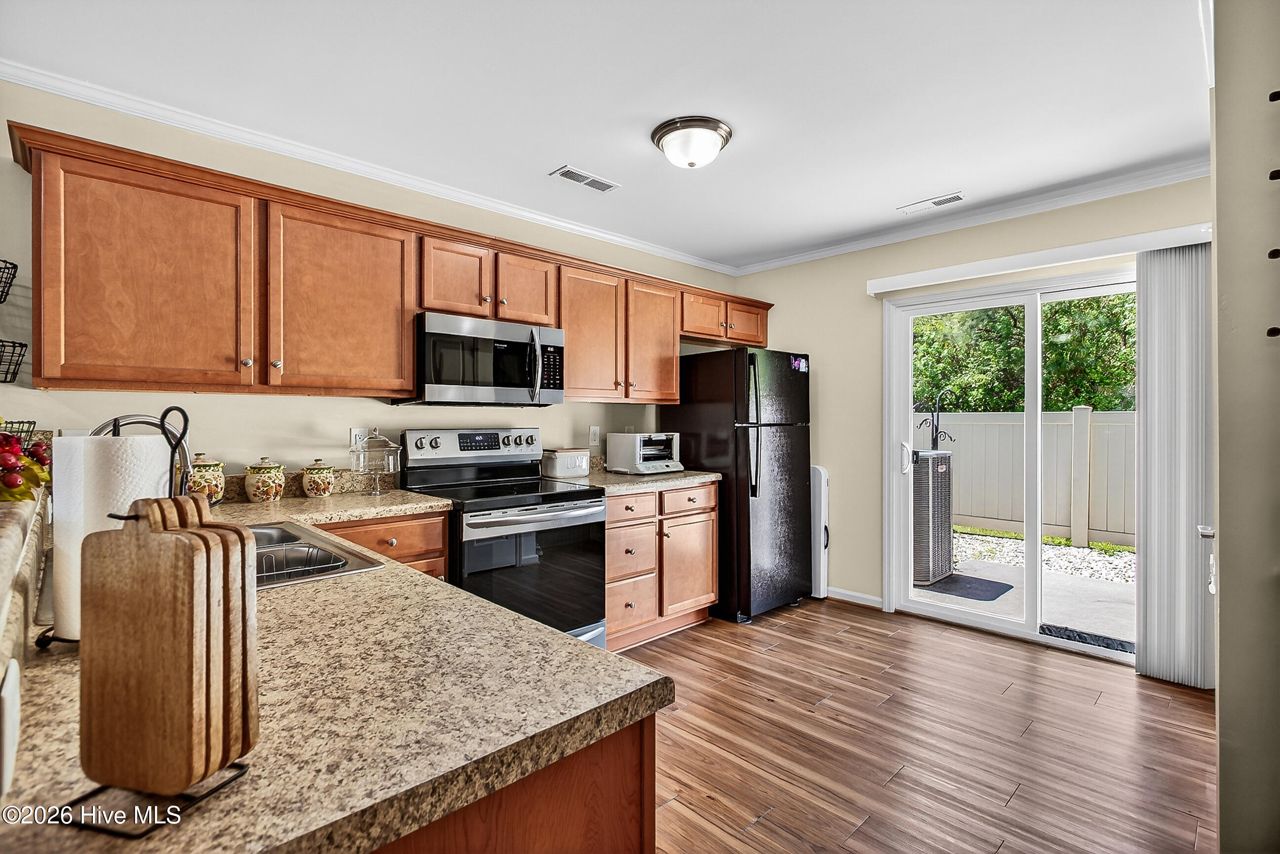 431 Sullivan Loop Road Midway Park, NC 28544 - Photo 7 of 22 09
