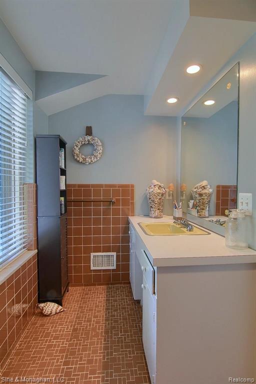 403 Barclay Road Grosse Pointe Farms, MI 48236 - Photo 21 of 29