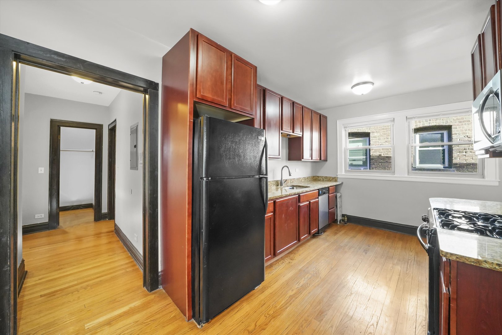 1925 B Grove Avenue, Unit 309 Berwyn, IL 60402 - Photo 11 of 28