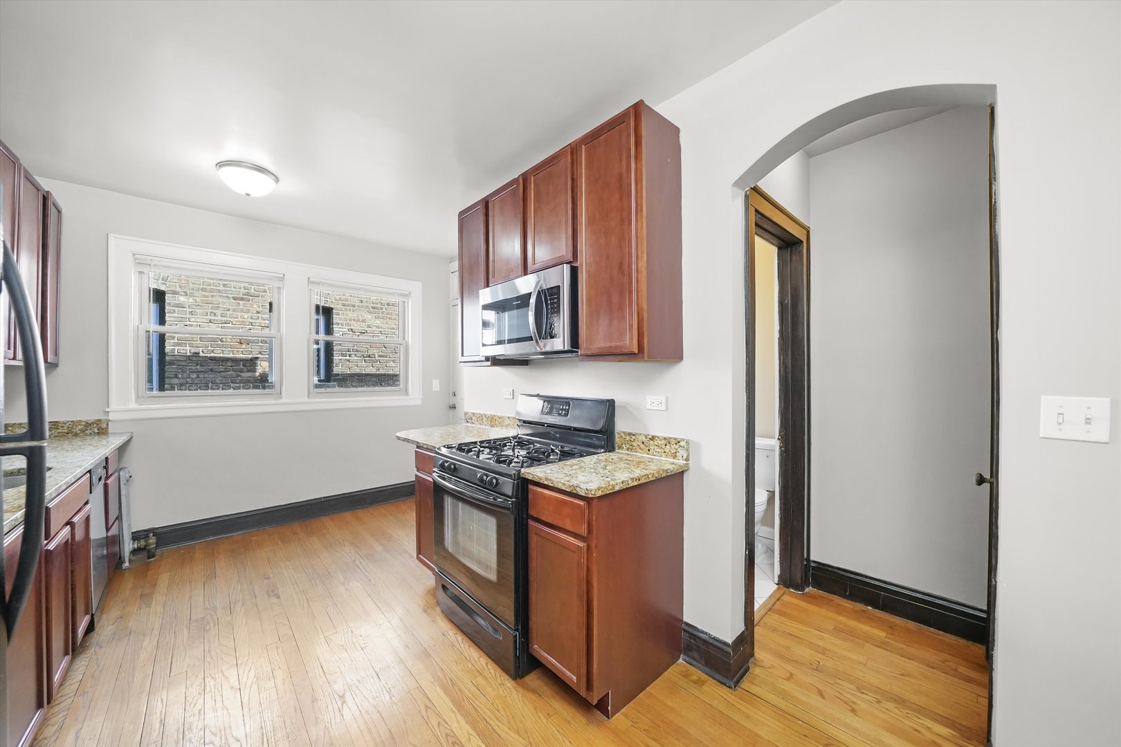 1925 B Grove Avenue, Unit 309 Berwyn, IL 60402 - Photo 13 of 28