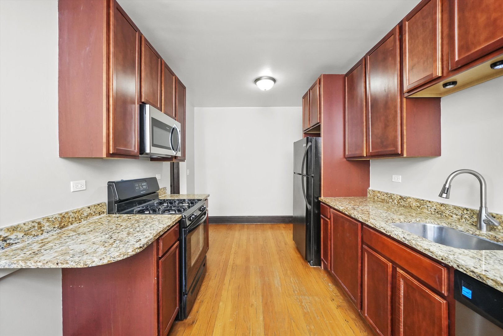 1925 B Grove Avenue, Unit 309 Berwyn, IL 60402 - Photo 16 of 28