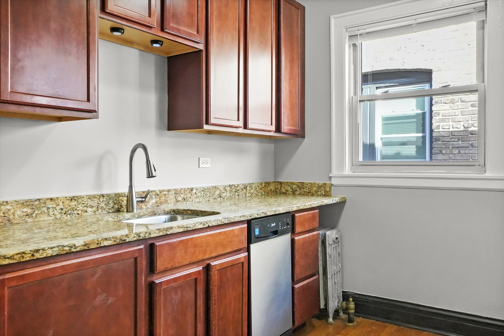 1925 B Grove Avenue, Unit 309 Berwyn, IL 60402 - Photo 17 of 28