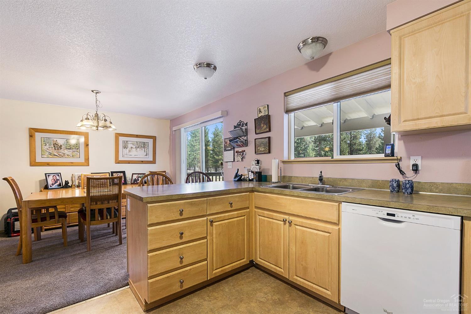 146625 Gracies Road Gilchrist, OR 97737 - Photo 9 of 25 Gallery Image 9