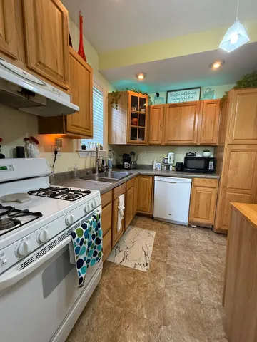 $129,900 | 305 Carney Boulevard, Marinette, WI 54143