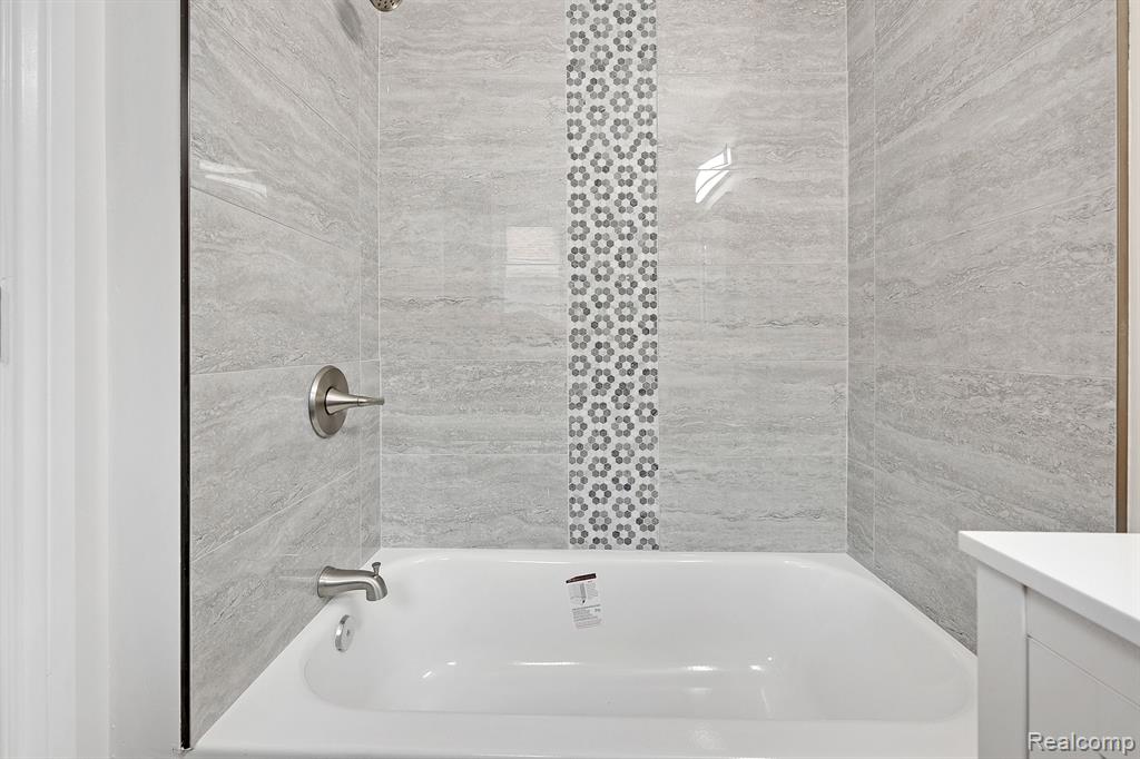 17543 Santa Rosa Drive Detroit, MI 48221 - Photo 27 of 39