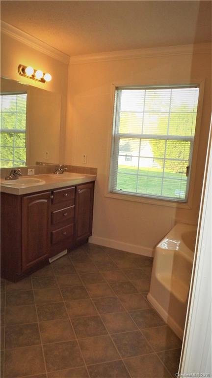 1652 Orchard Road Flat Rock, NC 28731 - Photo 13 of 25 Gallery Image 13