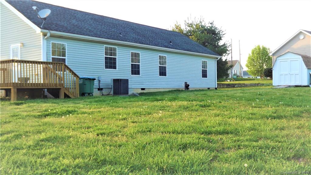 1652 Orchard Road Flat Rock, NC 28731 - Photo 5 of 25 Gallery Image 5
