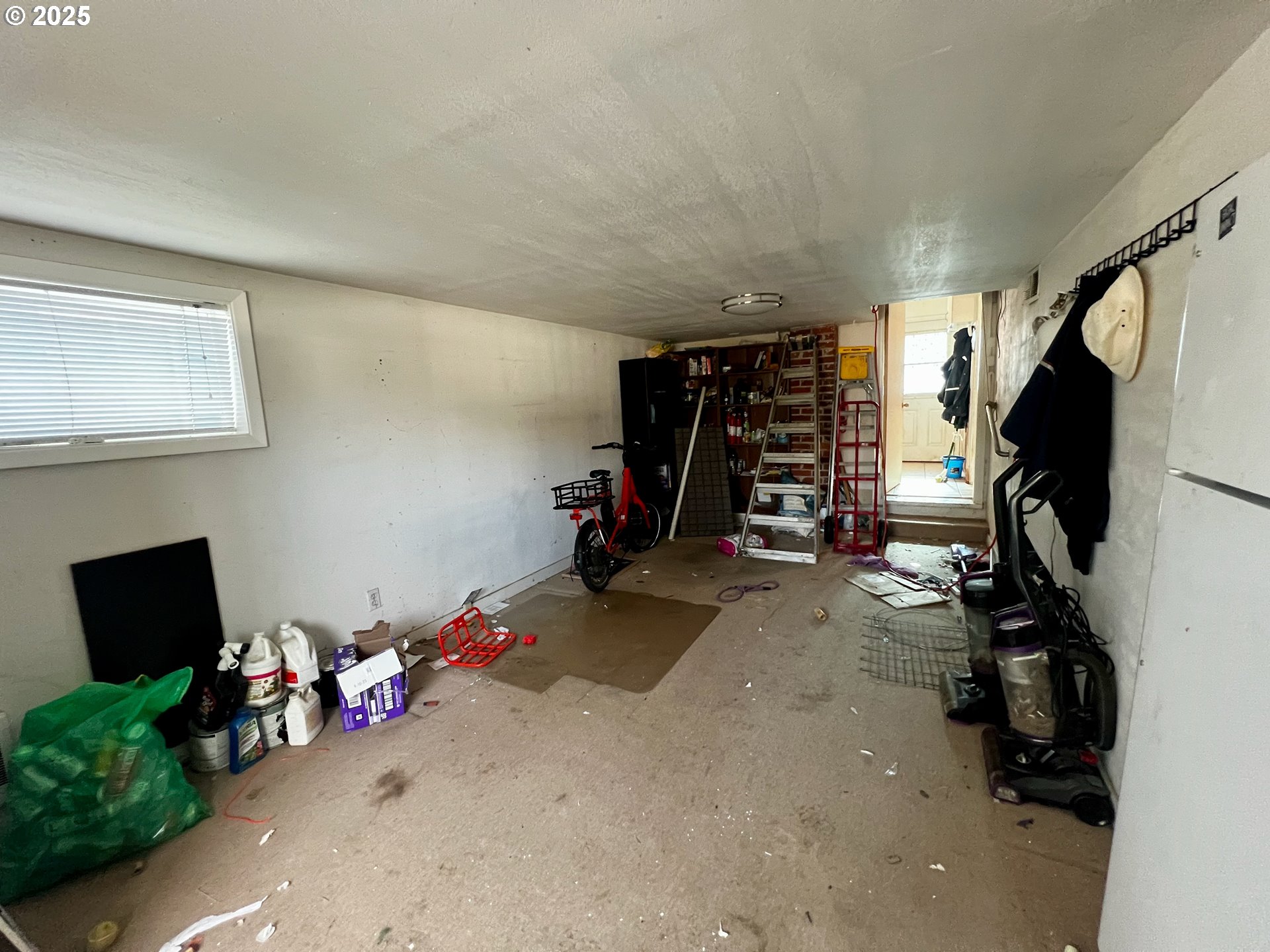 1271 Centennial Boulevard Springfield, OR 97477 - Photo 10 of 10 a view of a room with gym equipment