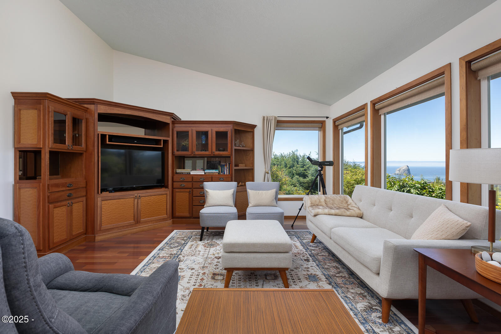 7700 Simmons Road Pacific City, OR 97135 - Photo 5 of 39 Living Room