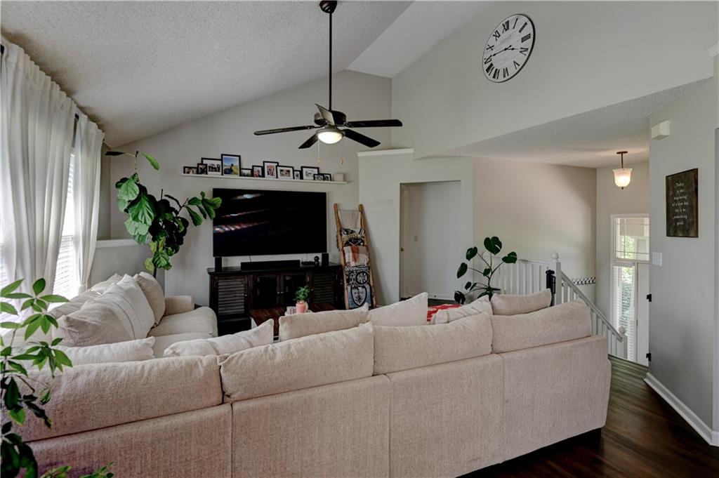 4523 Edgehill Street Leavenworth, KS 66048 - Photo 9 of 50