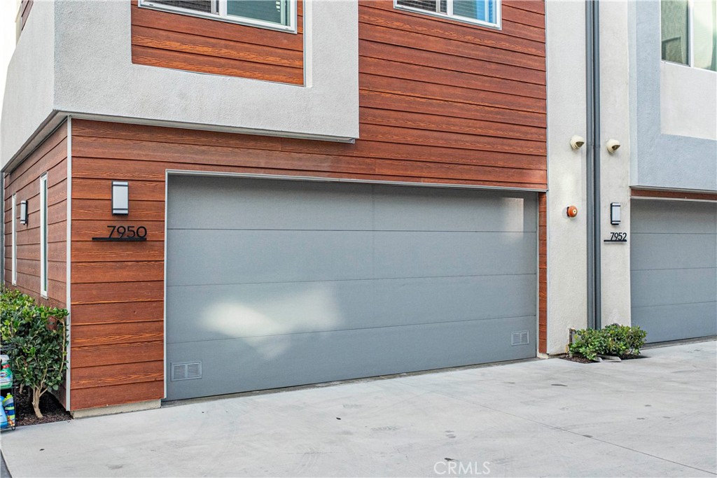 7950 Telegraph Road Downey, CA 90240 - Photo 25 of 36 Garage