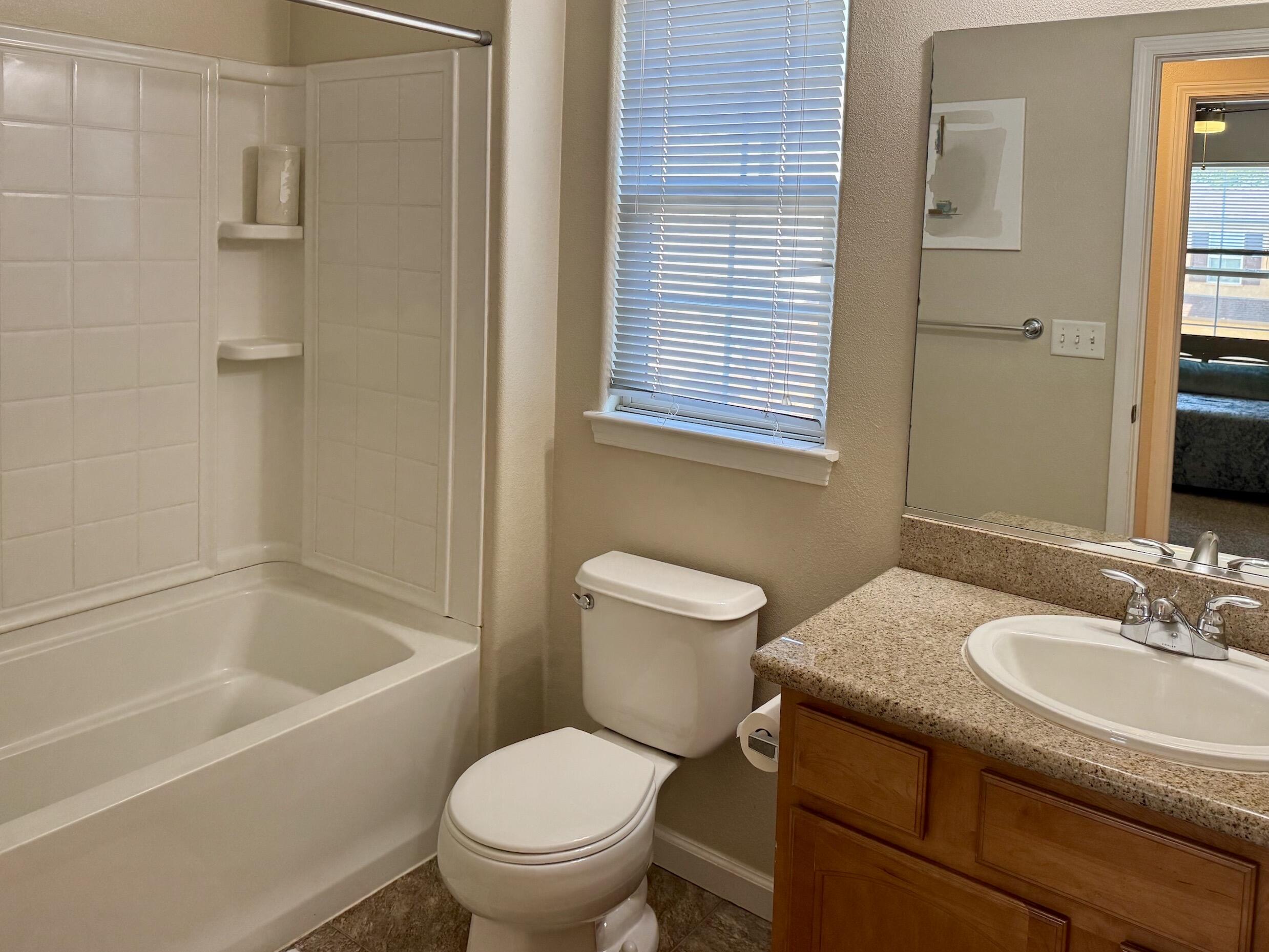 2135 Vienna Way Redding, CA 96003 - Photo 12 of 25 IMG_1603