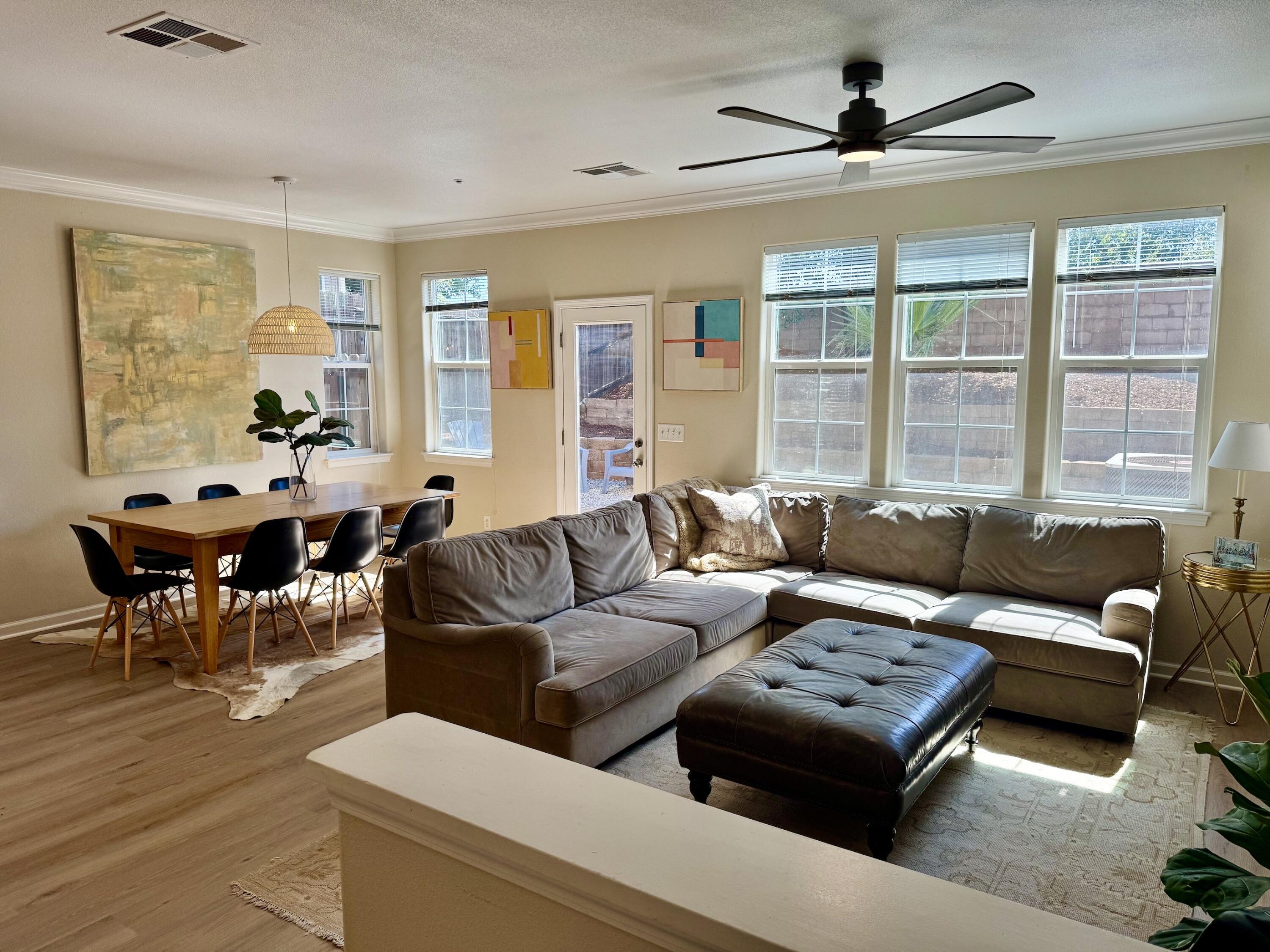 2135 Vienna Way Redding, CA 96003 - Photo 2 of 25 IMG_1593