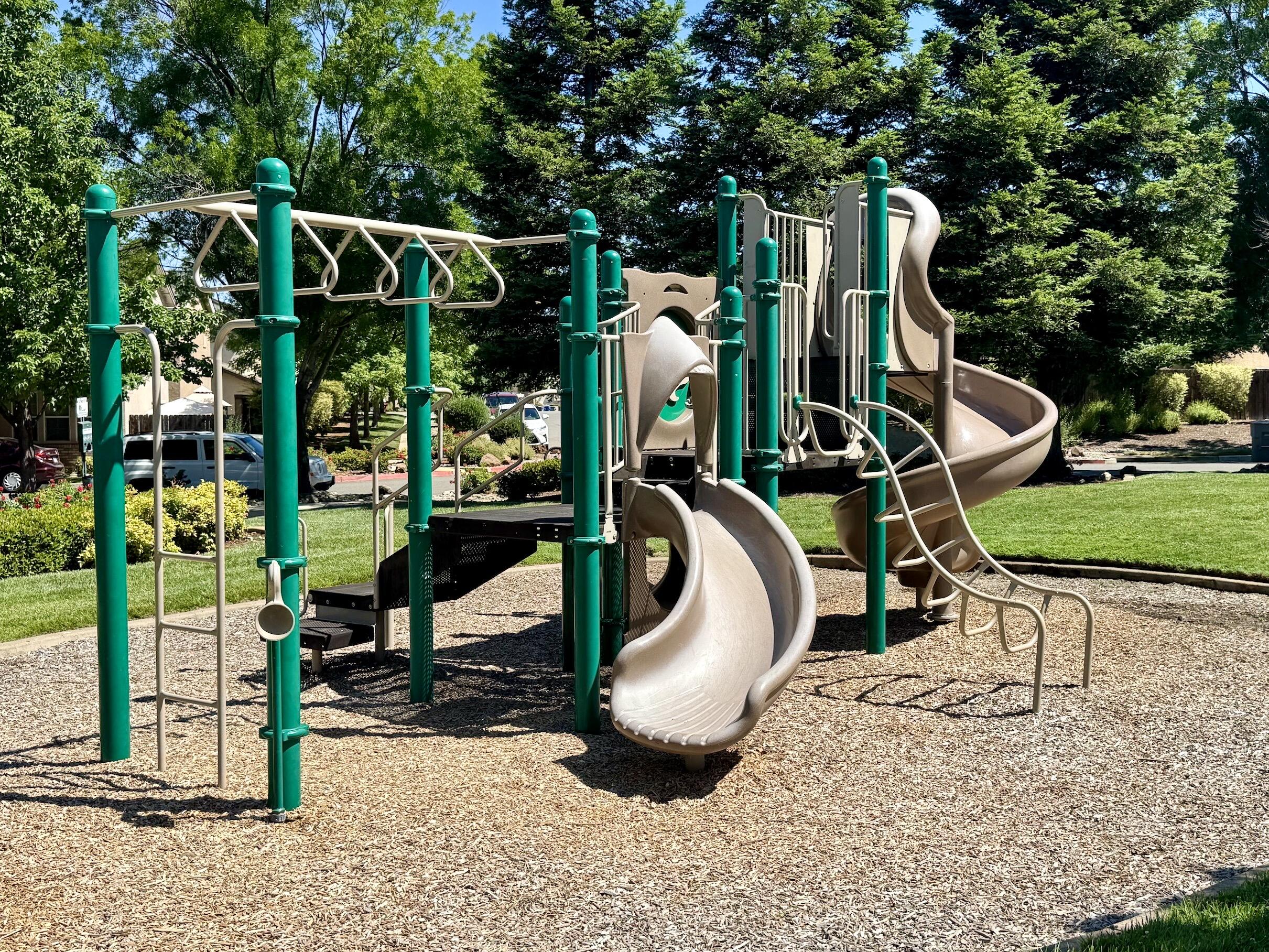 2135 Vienna Way Redding, CA 96003 - Photo 23 of 25 IMG_1623