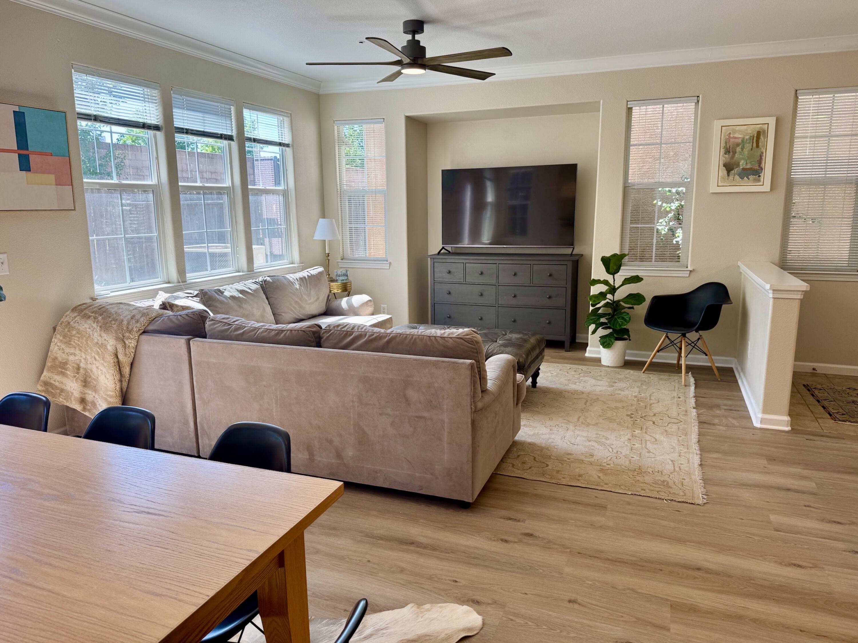 2135 Vienna Way Redding, CA 96003 - Photo 4 of 25 IMG_1596