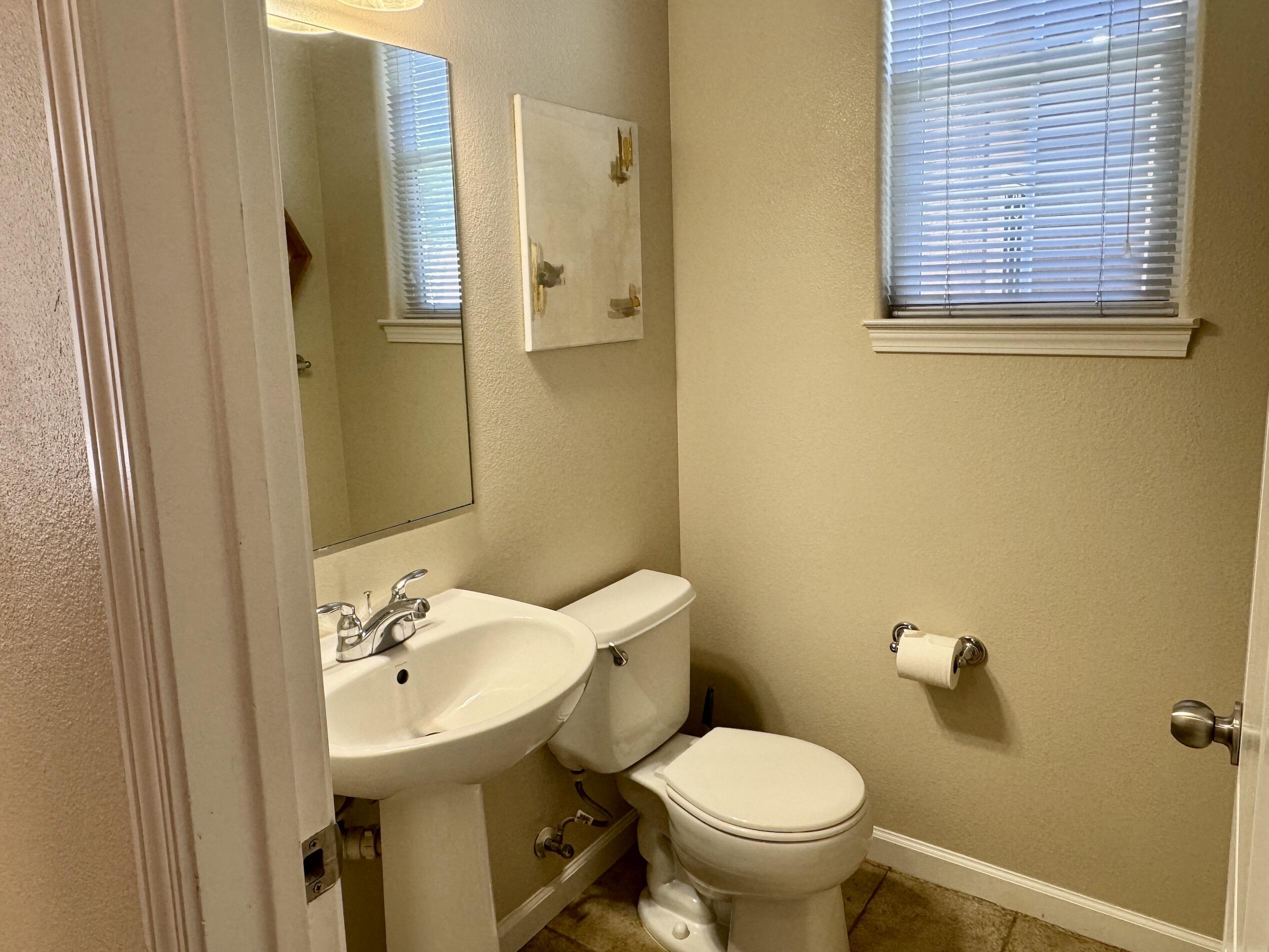 2135 Vienna Way Redding, CA 96003 - Photo 10 of 25 IMG_1597