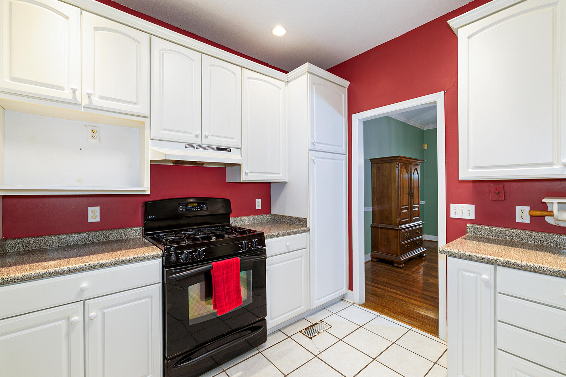 138 Flora Lane Cleveland, TN 37323 - Photo 15 of 40 Kitchen1